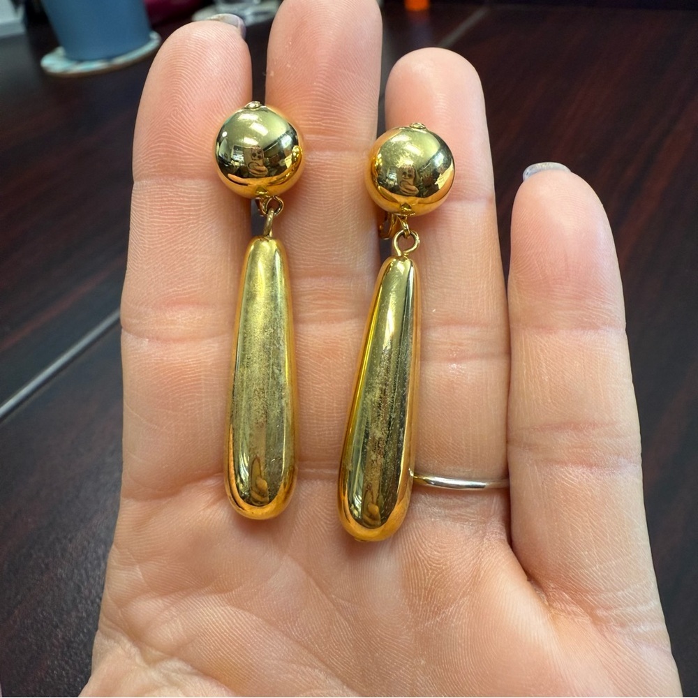 Avon “Odeon” GoldtoneTeardrop clip Earrings Modern Design vintage 1992 NIB - Picture 1 of 6